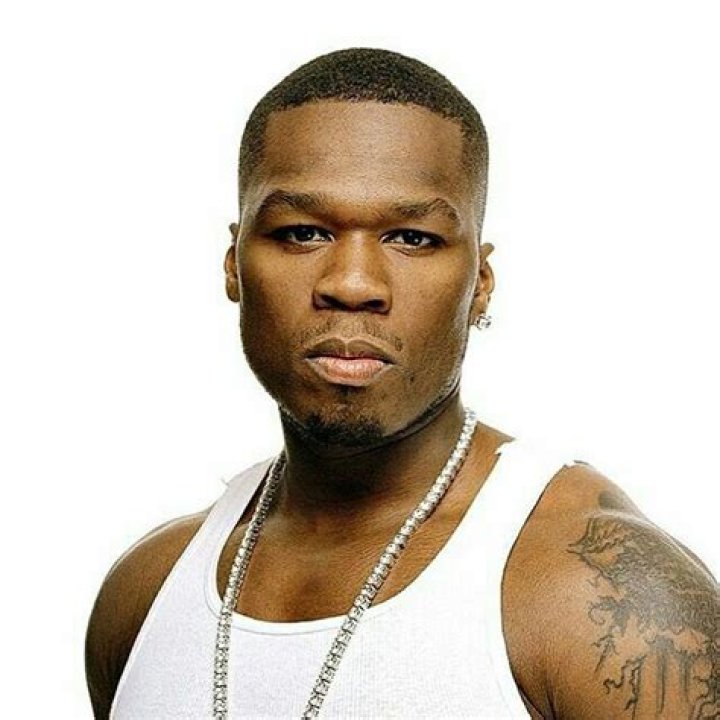 50 CENT Rapper 50 Cent gestures in New York, . His debut record "Get Rich or Die Tryin'" sold a record 872,000 copies in just four days WKD 50 CENT, NEW YORK, USA