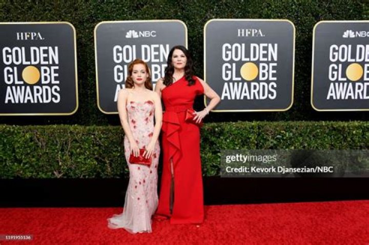77th Annual Golden Globe Awards - Arrivals Pictured: Salma Hayek,Jennifer Lahmers Ref: SPL5138355 050120 NON-EXCLUSIVE Picture by: ENT / SplashNews.com Splash News and Pictures USA: +1 310-525-5808 London: +44 (0)20 8126 1009 Berlin: +49 175 3764 166 World Rights, No France Rights, No Italy Rights, No Japan Rights