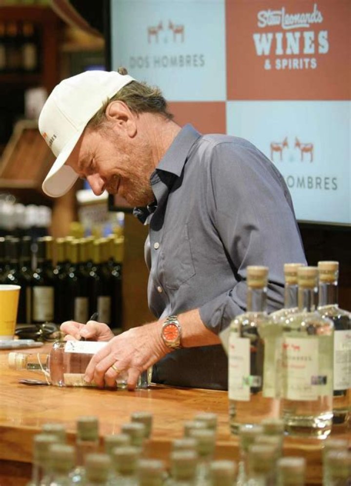 Bryan Cranston Signs bottles of 'Dos Hombres Mezcal', Lee's Discount Liquor, Las Vegas, NV - 30 Jan 2022 Bryan Cranston and Aaron Paul Sign bottles of 'Dos Hombres Mezcal', Lee's Discount Liquor, Las Vegas, Nevada, USA - 30 Jan 2022