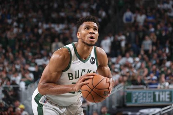Giannis Antetokounmpo Giannis Antetokounmpo