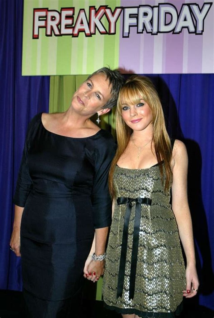 Jamie Lee Curtis and Lindsay Lohan in a 'Freaky Friday' scene