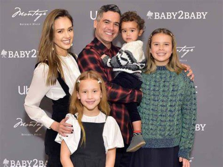 Jessica Alba, Haven Warren Warren, Honor Marie Jessica Alba and Family at LAX International Airport, Los Angeles, USA - 24 Jul 2017 Jessica Alba, Haven Warren, Honor Marie at the Los Angeles International Airport