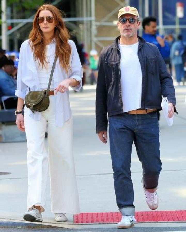 Jon Hamm and his fiance Anna Osceola enjoy a sunny day in New York City Pictured: Anna Osceola,Jon Hamm Ref: SPL6569345 100523 NON-EXCLUSIVE Picture by: Christopher Peterson / SplashNews.com Splash News and Pictures USA: +1 310-525-5808 London: +44 (0)20 8126 1009 World Rights