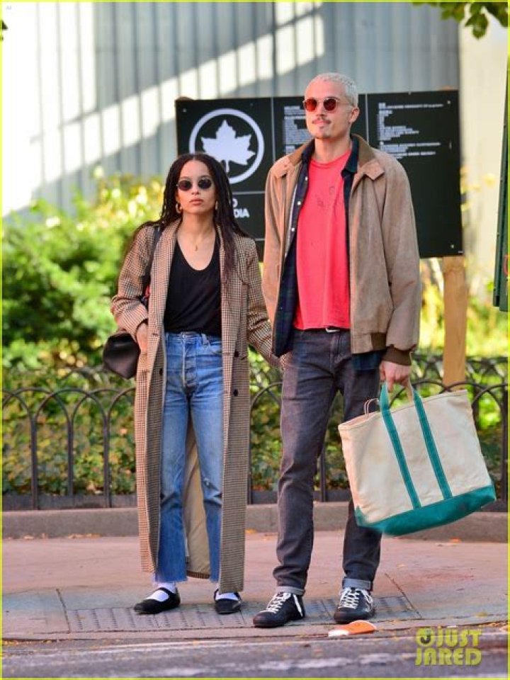 Karl Glusman and Zoe Kravitz at an Oscars party