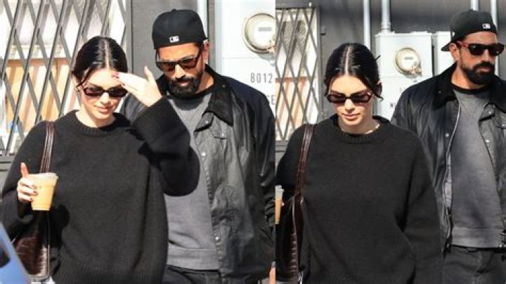 Kendall Jenner and boyfriend Ben Simmons seen going to dinner in New York City. Pictured: Kendall Jenner,Ben Simmons Ref: SPL5061813 080219 NON-EXCLUSIVE Picture by: SplashNews.com Splash News and Pictures Los Angeles: 310-821-2666 New York: 212-619-2666 London: 0207 644 7656 Milan: 02 4399 8577 World Rights
