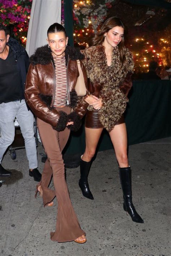 Kendall Jenner, Hailey Baldwin