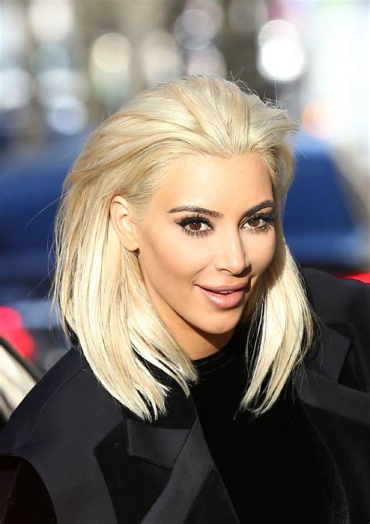 Kim Kardashian goes blonde