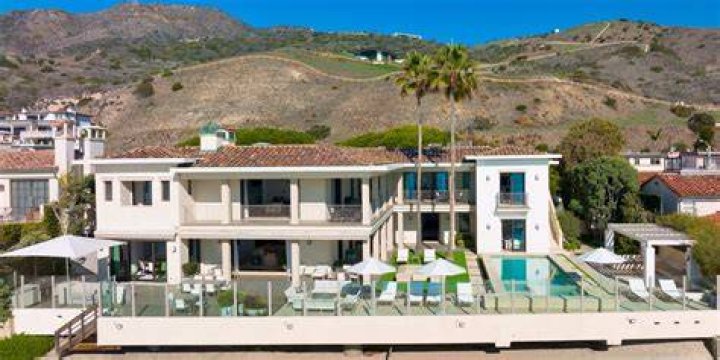 Malibu, CA - *EXCLUSIVE* Reality star mom Denise Richards steps out with her daughter Sam Sheen in Malibu. Pictured: Denise Richards, Sam Sheen BACKGRID USA 28 JANUARY 2020 BYLINE MUST READ: BENS / BACKGRID USA: +1 310 798 9111 / UK: +44 208 344 2007 / *UK Clients - Pictures Containing Children Please Pixelate Face Prior To Publication*