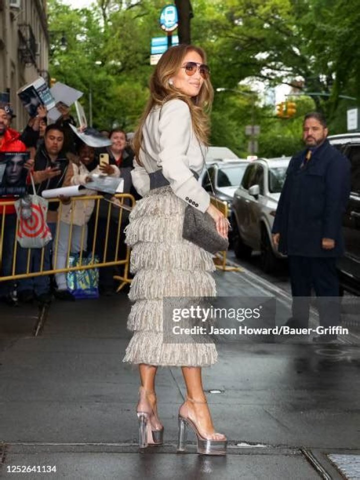 New York, NY - Jennifer Lopez, Ben Affleck and their family arrive at Michael Rubin's Fourth of July bash at his Hamptons estate. Pictured: Ben Affleck, Jennifer Lopez BACKGRID USA 4 JULY 2023 BYLINE MUST READ: T.JACKSON / BACKGRID USA: +1 310 798 9111 / UK: +44 208 344 2007 / *UK Clients - Pictures Containing Children Please Pixelate Face Prior To Publication*