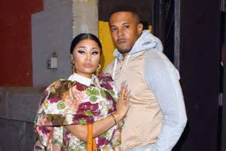 Nicki Minaj & Kenneth Petty holding hands