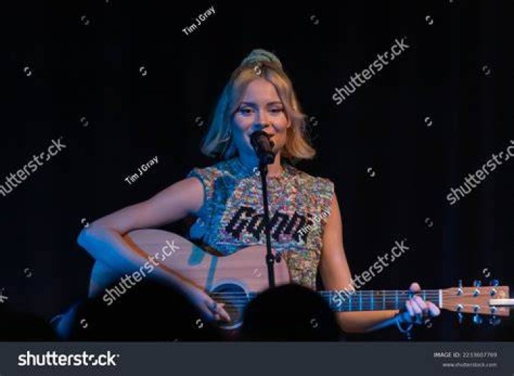 Nina Nesbitt