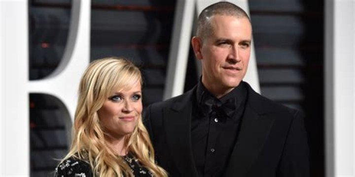 Reese Witherspoon & Jim Toth Finalize Divorce & Declared Single