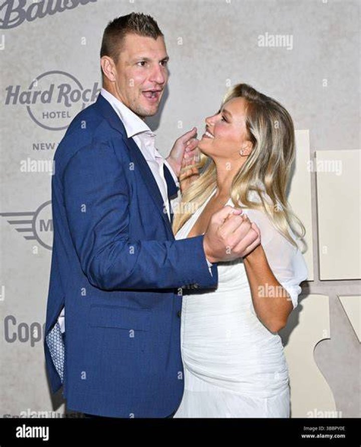 Rob Gronkowski, left, and Camille Kostek arrive at the 2016 Kids' Choice Sports Awards held at UCLA&rsquo;s Pauley Pavilion on Thursday, July 14, 2016, in Los Angeles. (Photo by Richard Shotwell/Invision/AP)