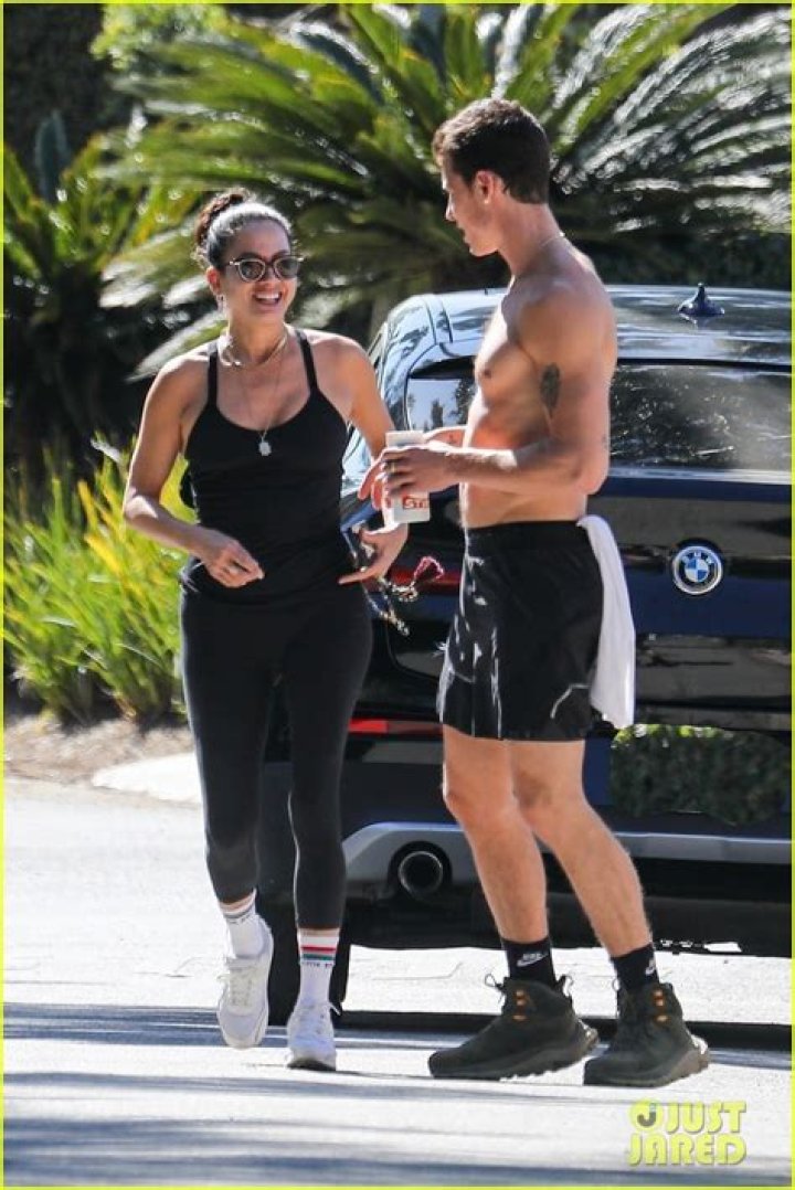 Shawn Mendes and Jocelyne Miranda