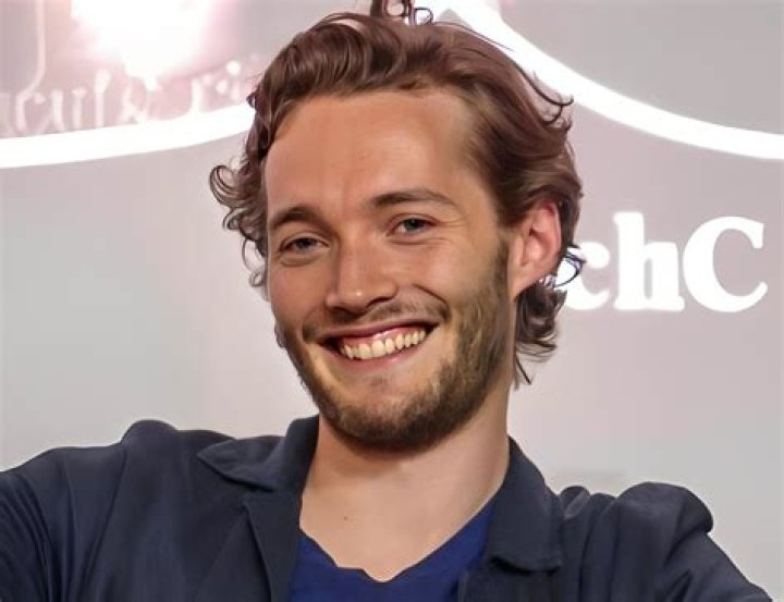 Toby Regbo